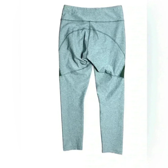 Outdoor Voices Women's 3/4 Warmup Leggings in Slate/Hunter Green Size Small - Picture 4 of 5